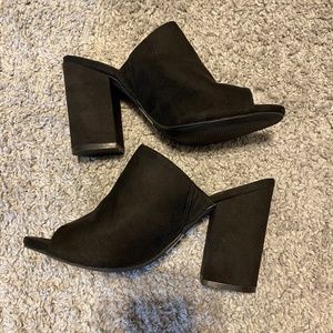 Wild Diva Black Faux Suede Heels Size 7.5